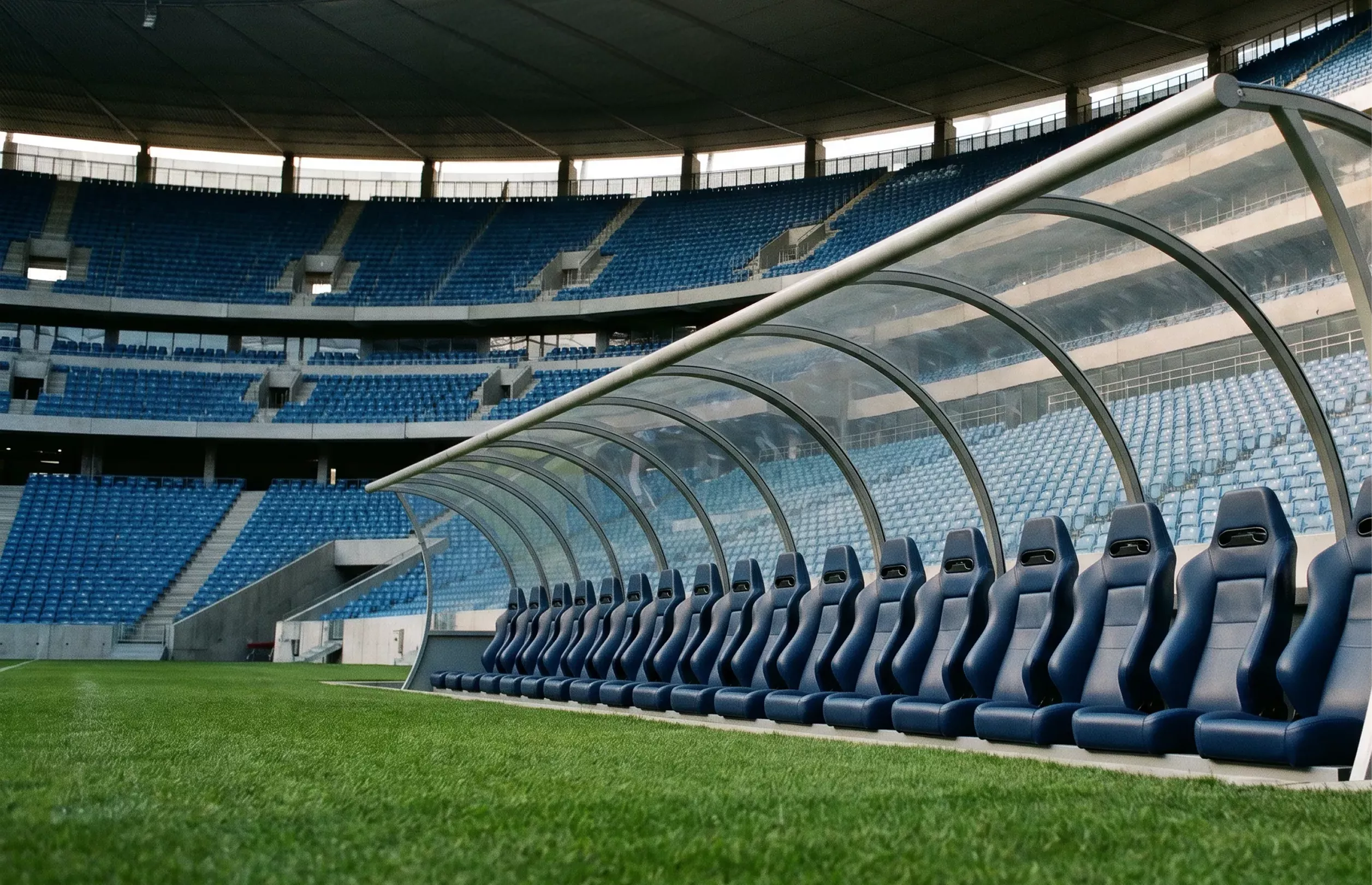 DUGOUT & PITCH-SIDE BENCHES